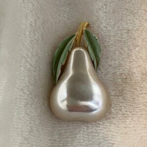 Vintage Jonette Jewelry Company Pear Brooch